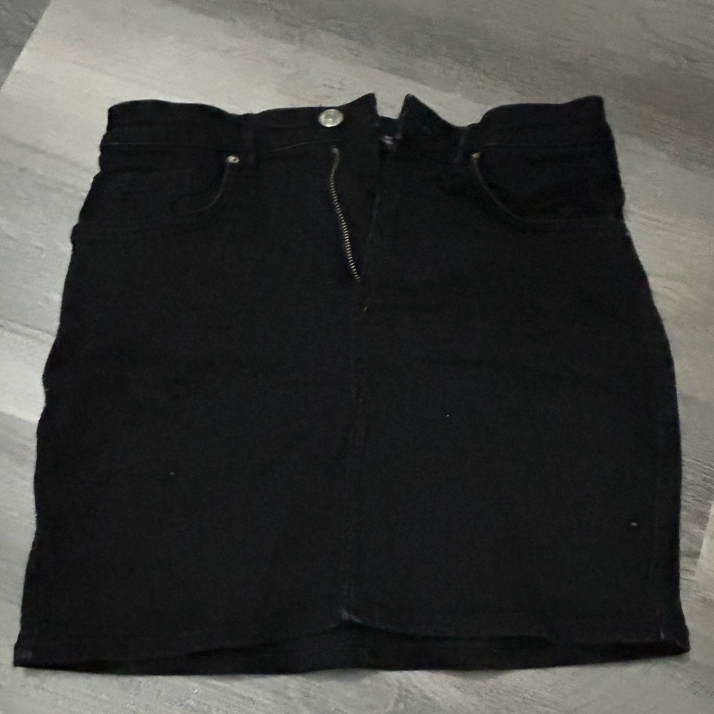 Black skirt